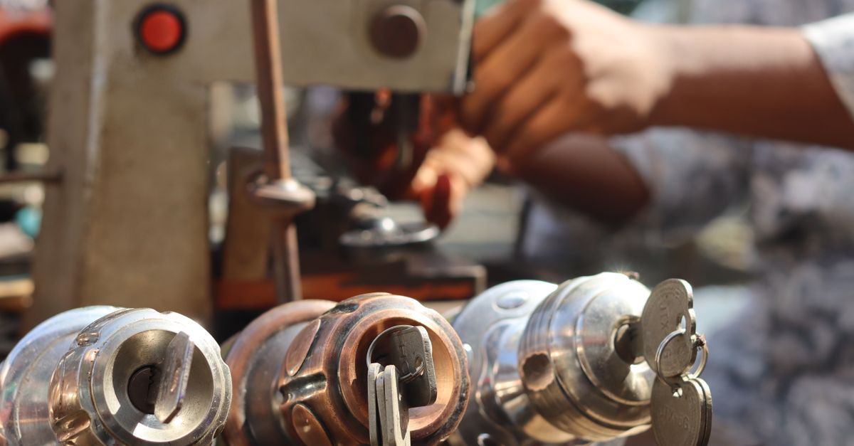 7 Questions to Ask a Locksmith Before You Hire — Tustin CA Locksmith
