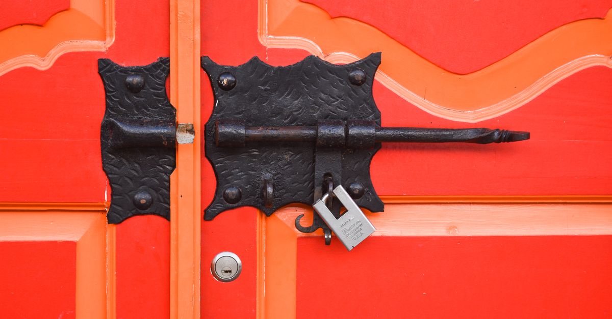 front door lock key — Tustin CA Locksmith